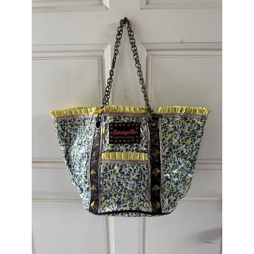 Betseyville Betsey Johnson Floral Studded Chain Strap Laminated Bucket Bag - Picture 1 of 6
